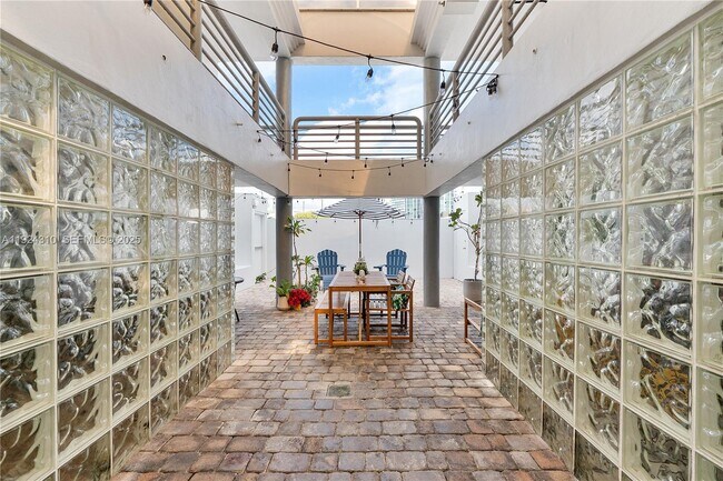 Building Photo - 2977 McFarlane Rd