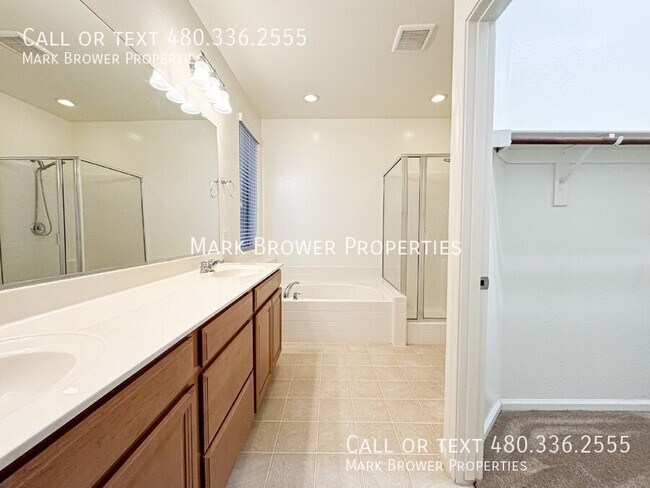 Building Photo - 27283 N 75th Dr