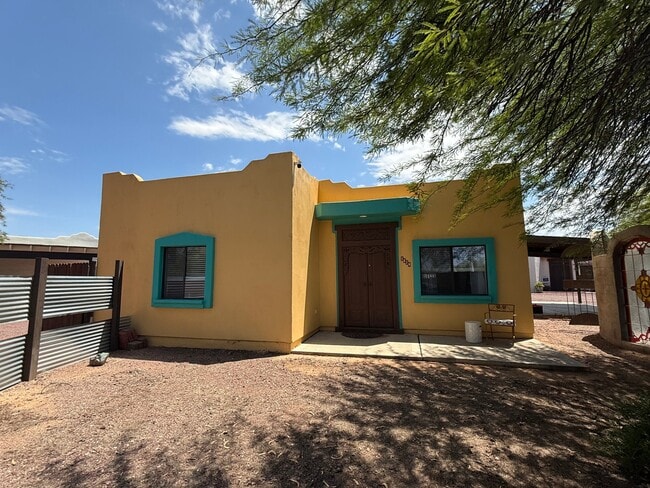 Building Photo - 1519 S Tucson Blvd