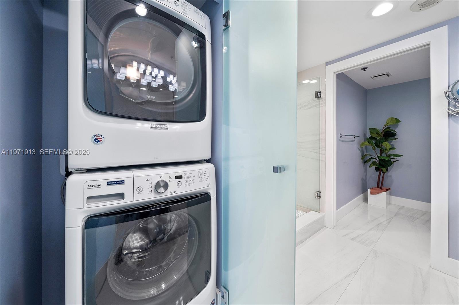 Building Photo - 226 Ocean Dr