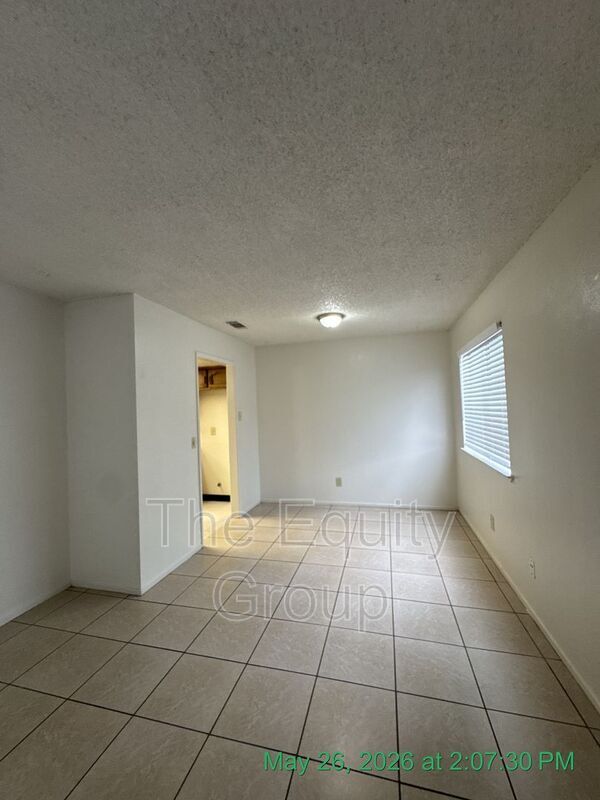 Building Photo - 3525 S County Center Dr