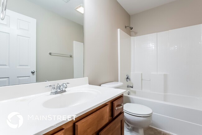 Building Photo - 422 Laurel Hills Dr