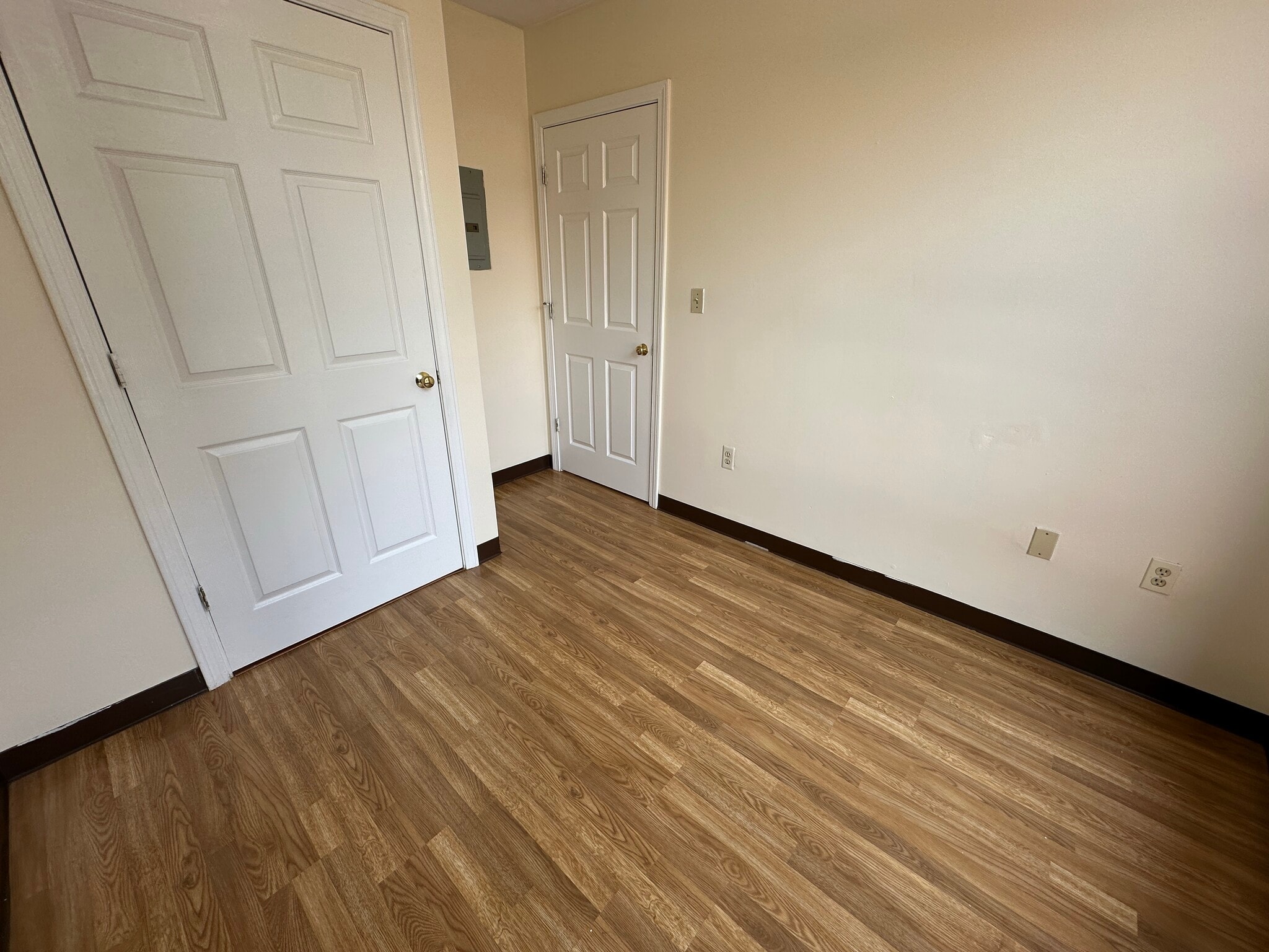 Building Photo - 76 Essex St