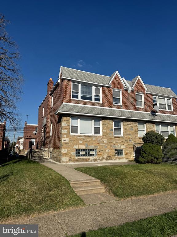 Building Photo - 2419 Bleigh Ave