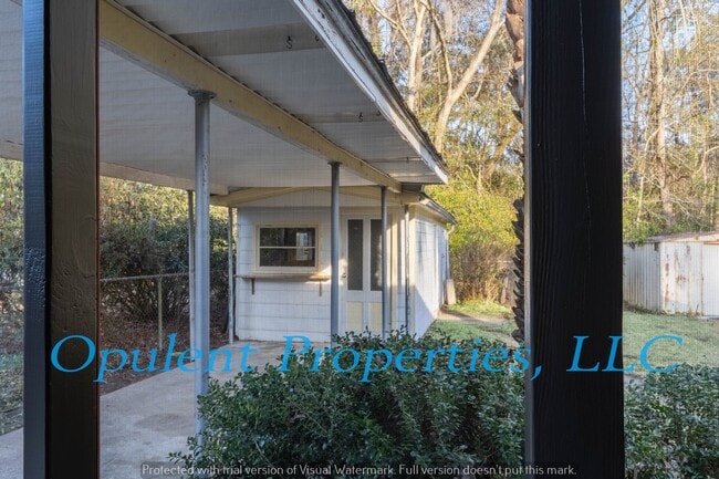 Building Photo - 834 Savage Rd