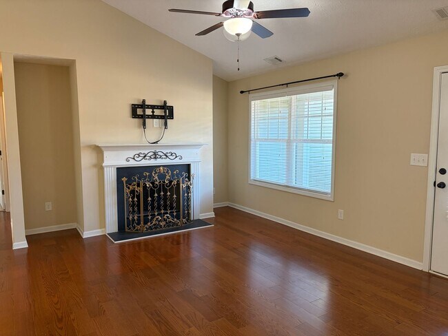 Building Photo - Beautiful Stepless Ranch