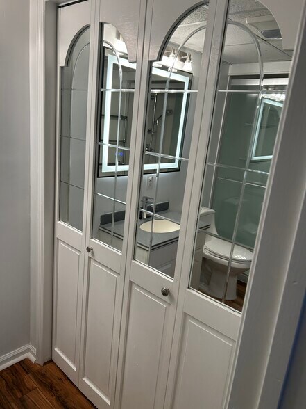 Building Photo - 22889 Kimberly Ct