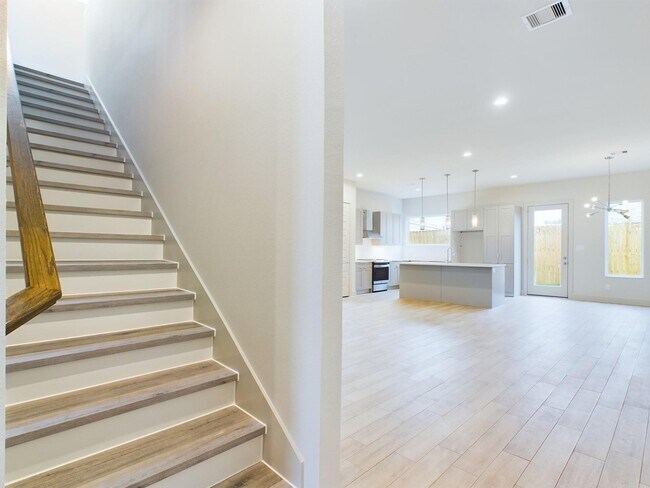 Building Photo - 5726 Rucio Ln