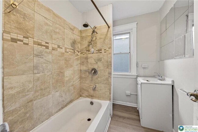 Building Photo - 503 W Gordon St