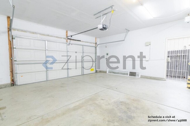 Building Photo - 4919 Jurgenson Way