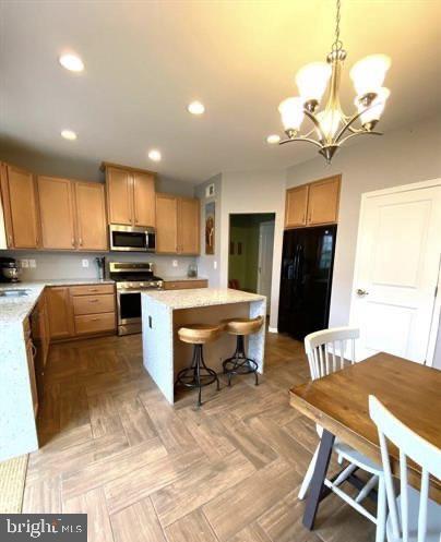 Building Photo - 9411 Wood Creek Cir