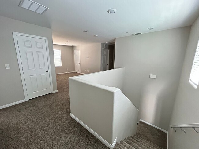 Building Photo - Inspirada 4-Bedroom 3-Bathroom Home!