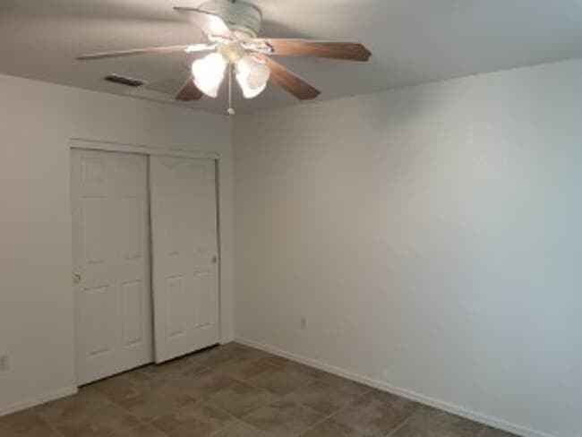 Building Photo - 711 Delta Dr