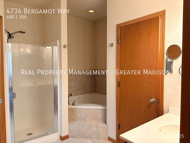 Building Photo - 4734 Bergamot Way