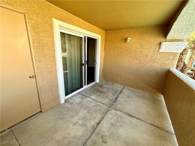 Building Photo - 8101 W Flamingo Rd