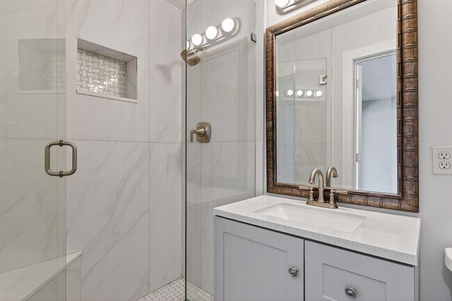 Building Photo - 122 Arlington Pl