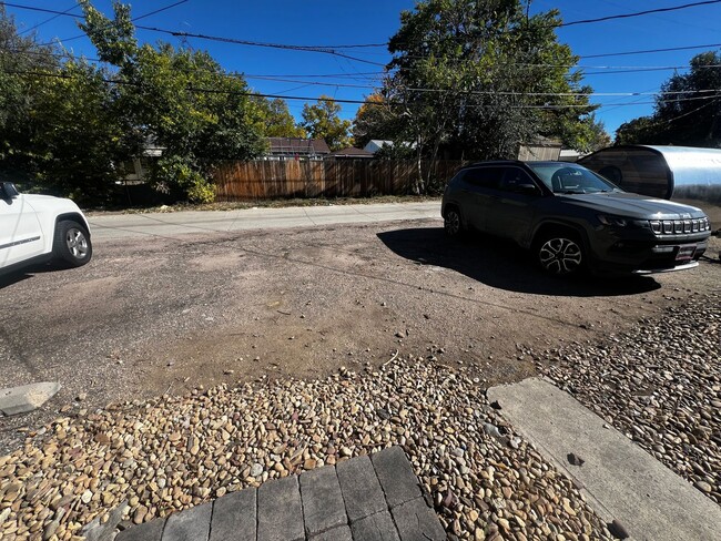 Building Photo - Charming 2 Bedroom, 1 Bathroom Duplex in Aurora