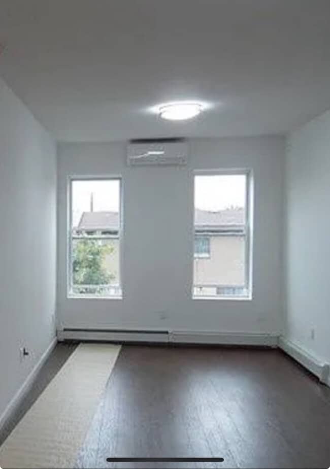 Building Photo - 455 Jerome St