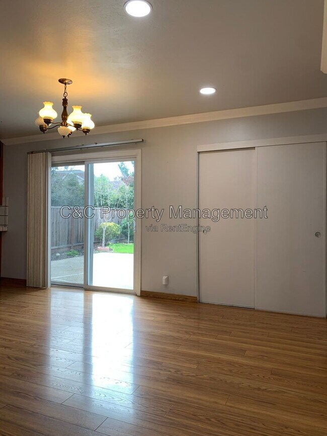 Building Photo - 21925 Vernetti Way