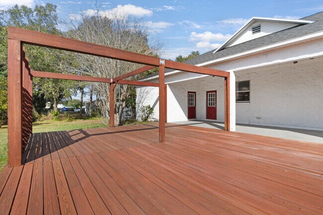 Building Photo - 704 Grape Ave
