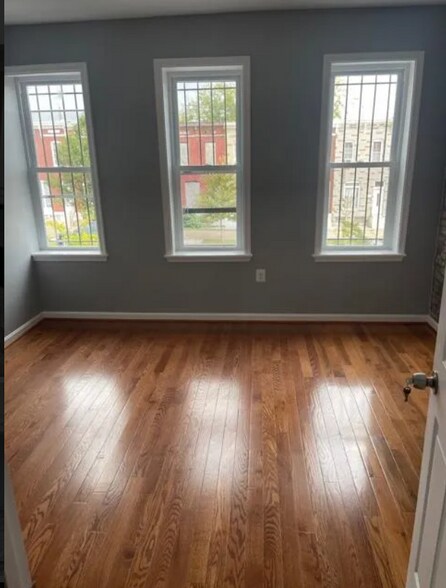 Building Photo - 1608 N Milton Ave