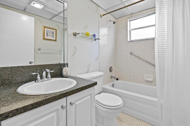 Building Photo - 74 Normandy Ln
