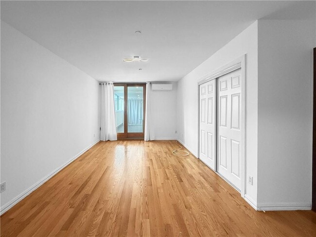 Building Photo - 2882 W 15th St