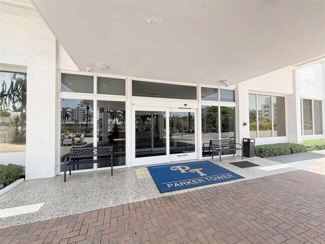 Building Photo - 3140 S Ocean Dr