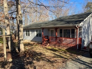 Building Photo - Rambler with full basement