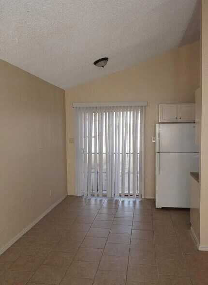 Building Photo - 6060 Bridalveil Dr