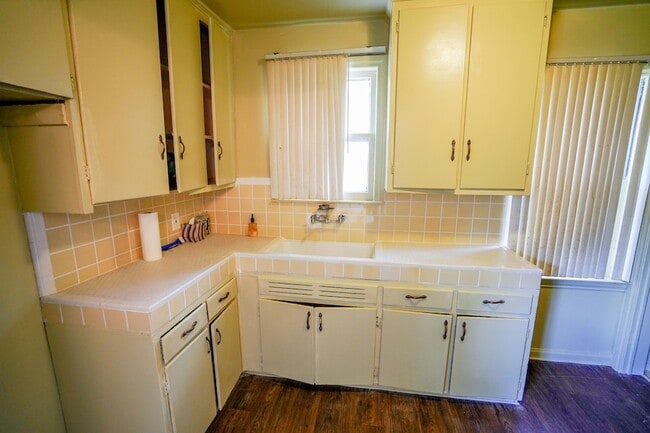 Building Photo - 17199 Meyers Rd