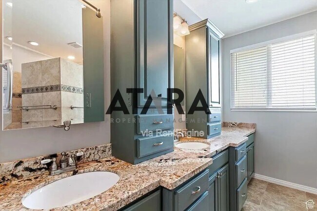 Building Photo - 154 W 1100 N