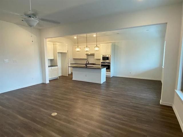 Building Photo - 2221 Grassland Ave