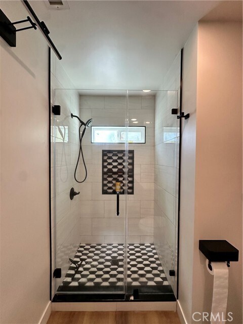 Building Photo - 9406 Rose Ave