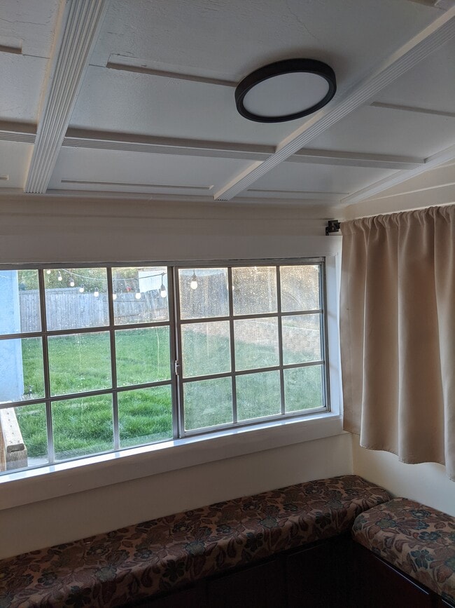 Building Photo - 931 Rock Springs Rd