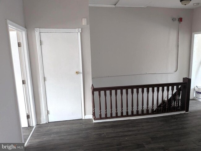 Building Photo - 1343 W Pike St