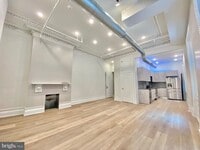 Building Photo - 1824 Chestnut St