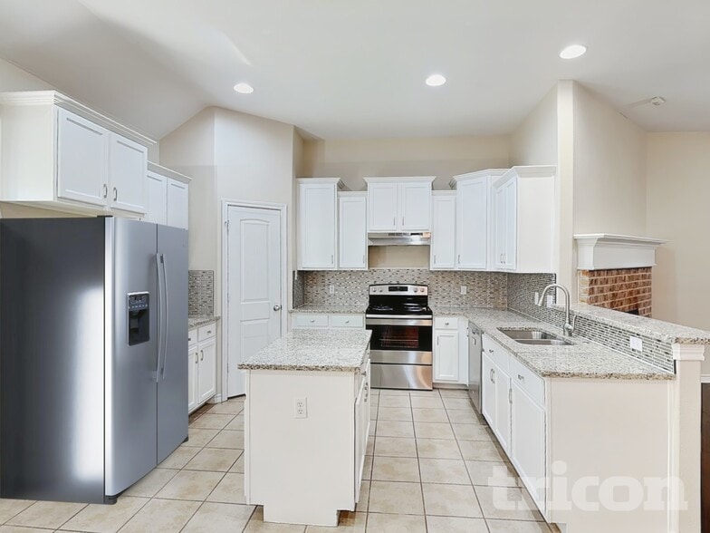 Building Photo - 214 Bob White Dr