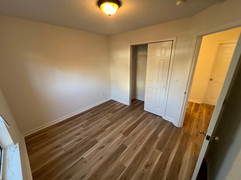 Building Photo - 5343 Tidewater Dr