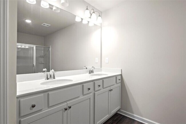 Building Photo - 6373 Rosetta Dr