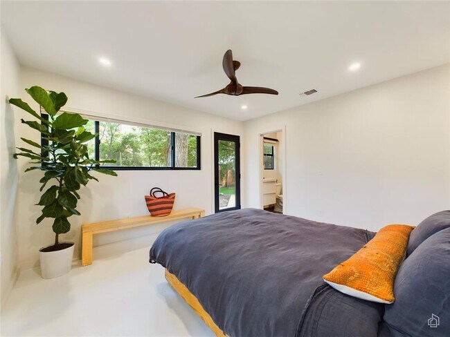 Building Photo - 6007 Leisure Run Rd