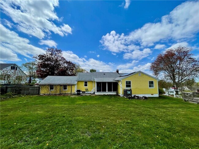 Building Photo - 54 Durfee Rd