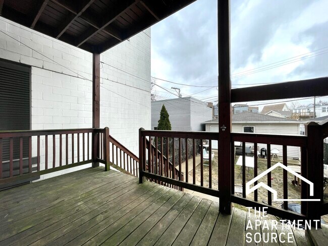 Building Photo - 2620 W Armitage Ave