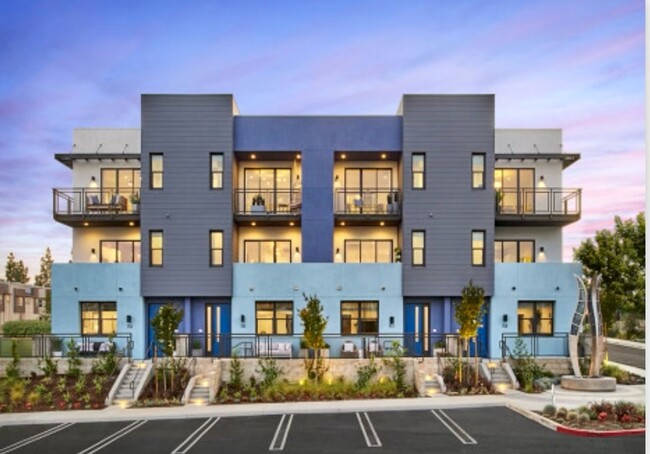 Building Photo - New Construction Town Home in Brea