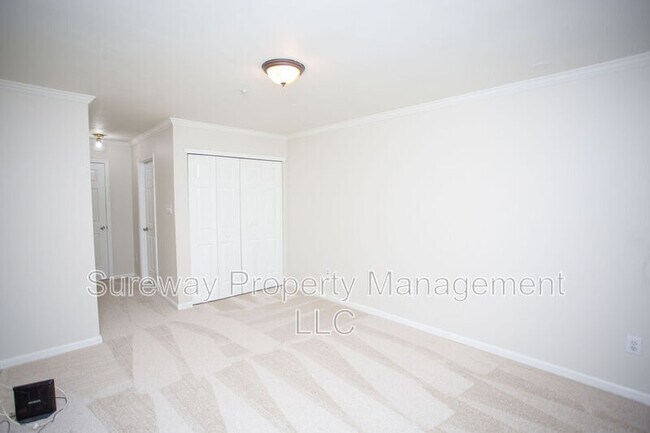 Building Photo - 606 Tanglewood Dr