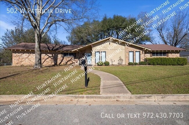Building Photo - 502 W Patricia Dr