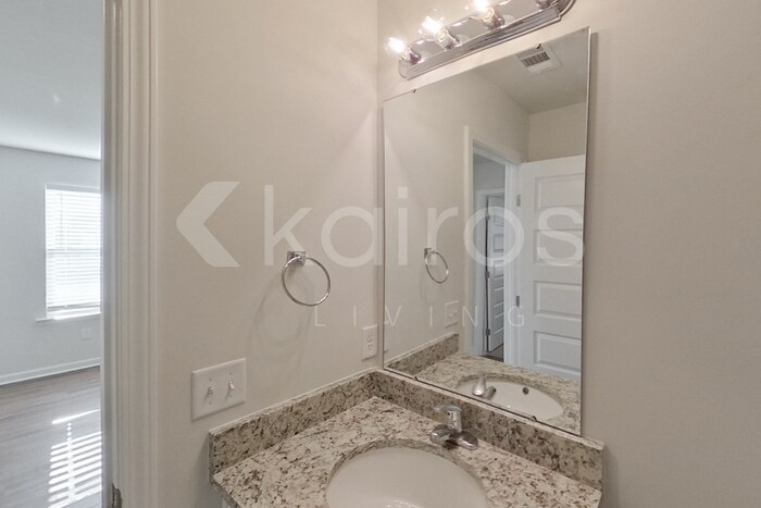 Building Photo - 137 Western Red Cedar Dr