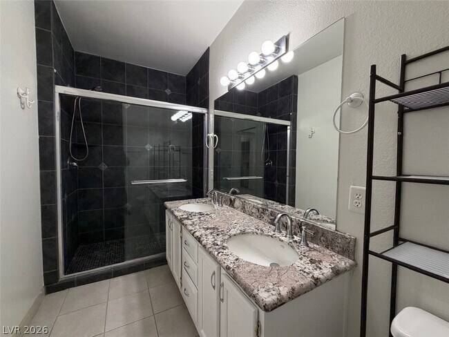 Building Photo - 900 Heavenly Hill Ct