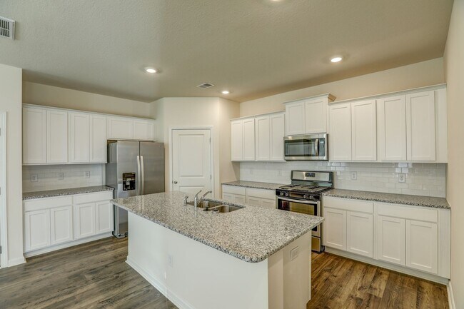 Building Photo - NEW CONSTRUCTION - 5 BDRMS, 3 BTHS, JOHNSON CITY