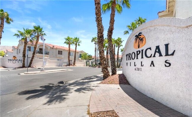 Building Photo - Remodeled, first floor 1428 sq ft, 2 bed+ ...